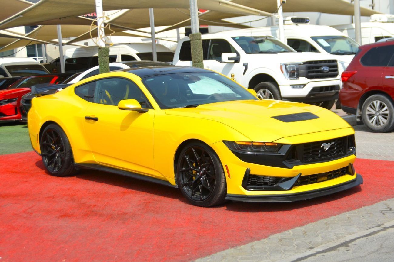 Ford Mustang EcoBoost 2.3L Coupe A/T BEAUTIFUL YELLOW MUSTANG