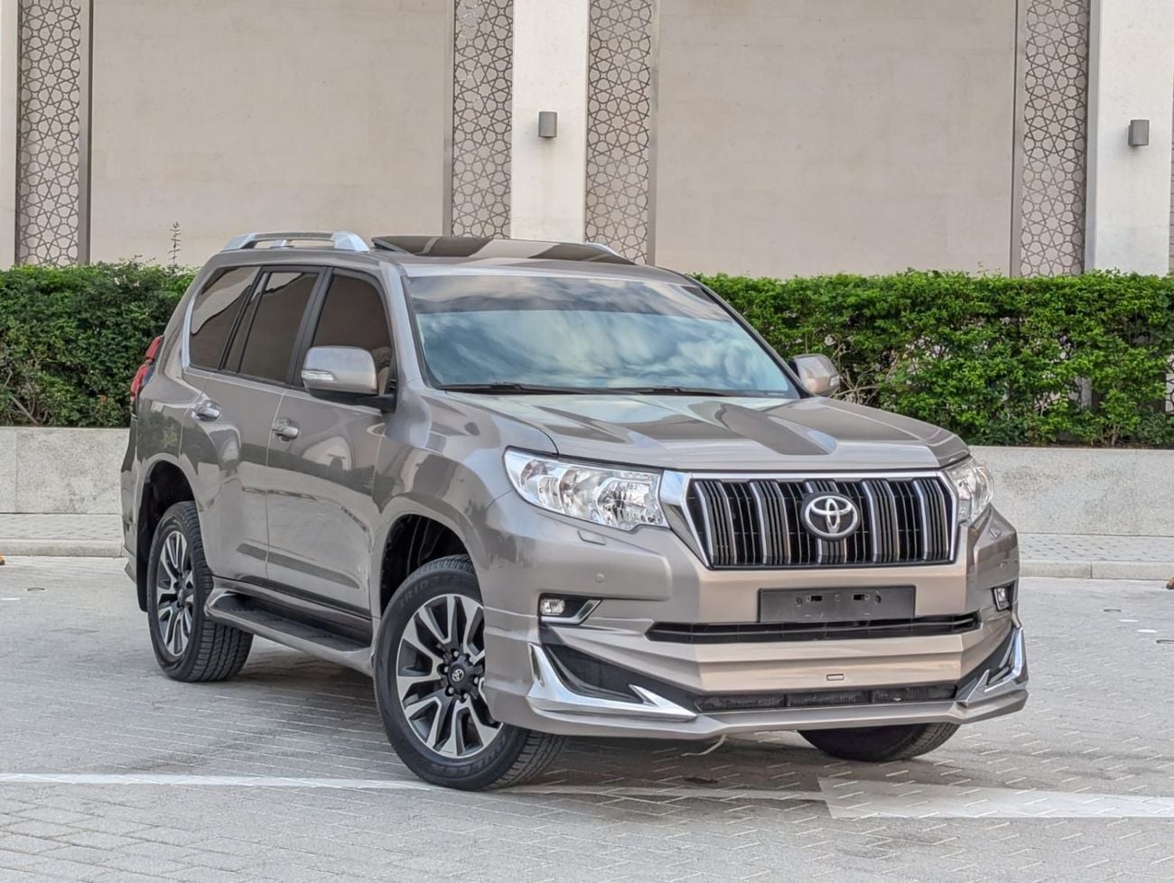 Toyota Prado Toyota Prado 2023 v6 bronze LHD Petro engine