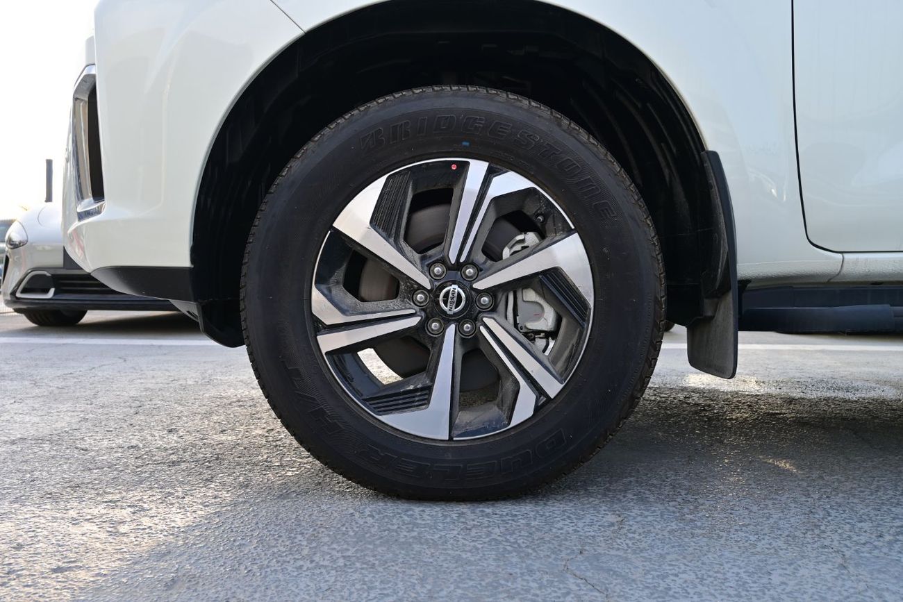 Nissan XTerra Platinum 2.5L 4WD Nissan X-Terra 2.5L Petrol, 4WD Model 2024 Color White