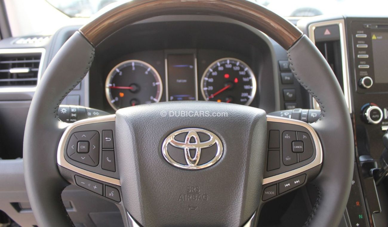 تويوتا جرافينا TOYOTA GRANVIA 2.8L WAGON 6 SEATS AT