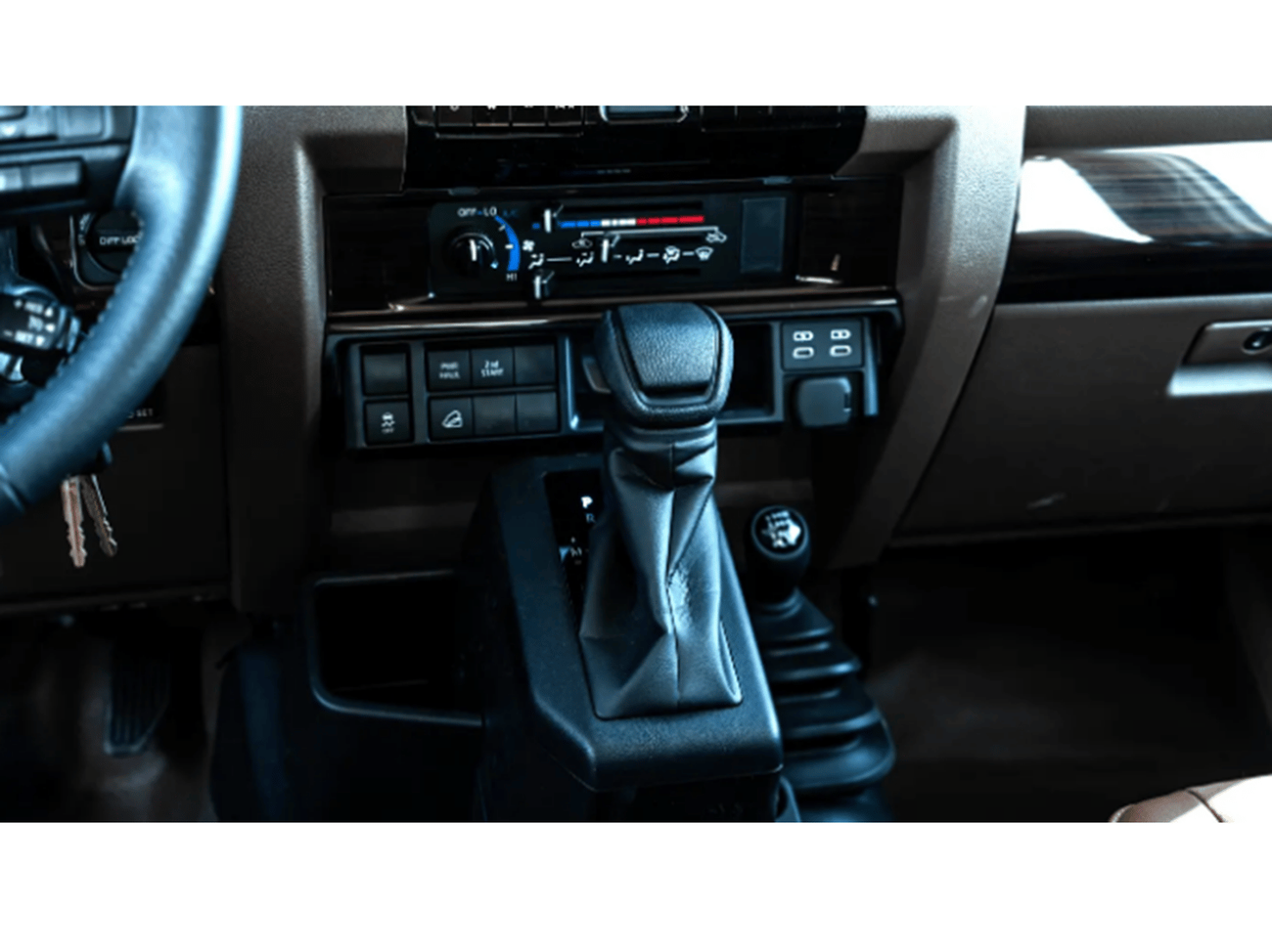 تويوتا لاند كروزر بيك آب ECT0138 - 2025 TLC79 DCab Pick Up - 2.8L Diesel Auto Beige - Full Options