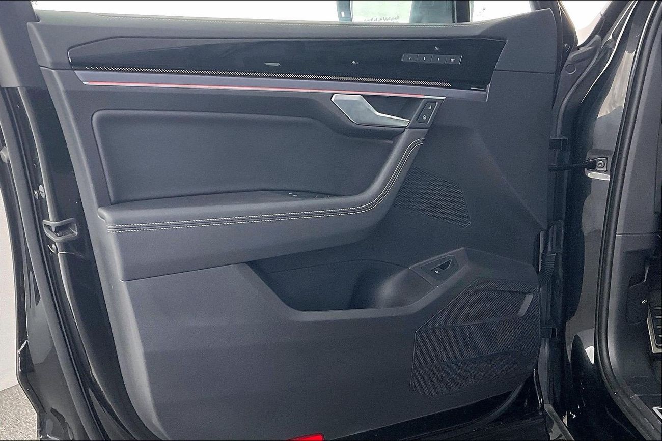 فولكس واجن طوارق R-Line | National Day Celebration | شامل الضمان | 0 ﺪﻔﻋﺓ ﺃﻮﻟﻯ