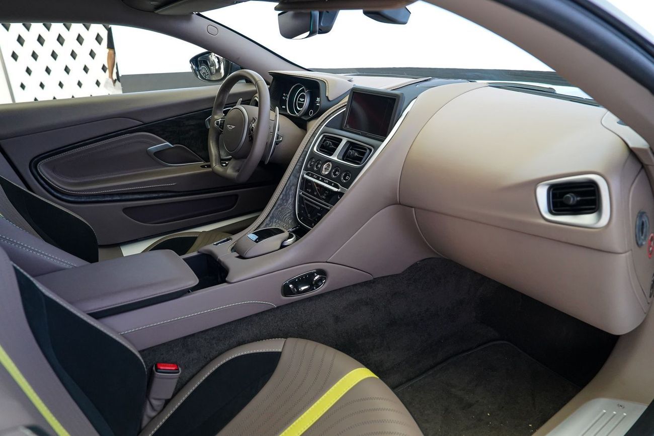 Aston Martin DB11 AMR 5.2L