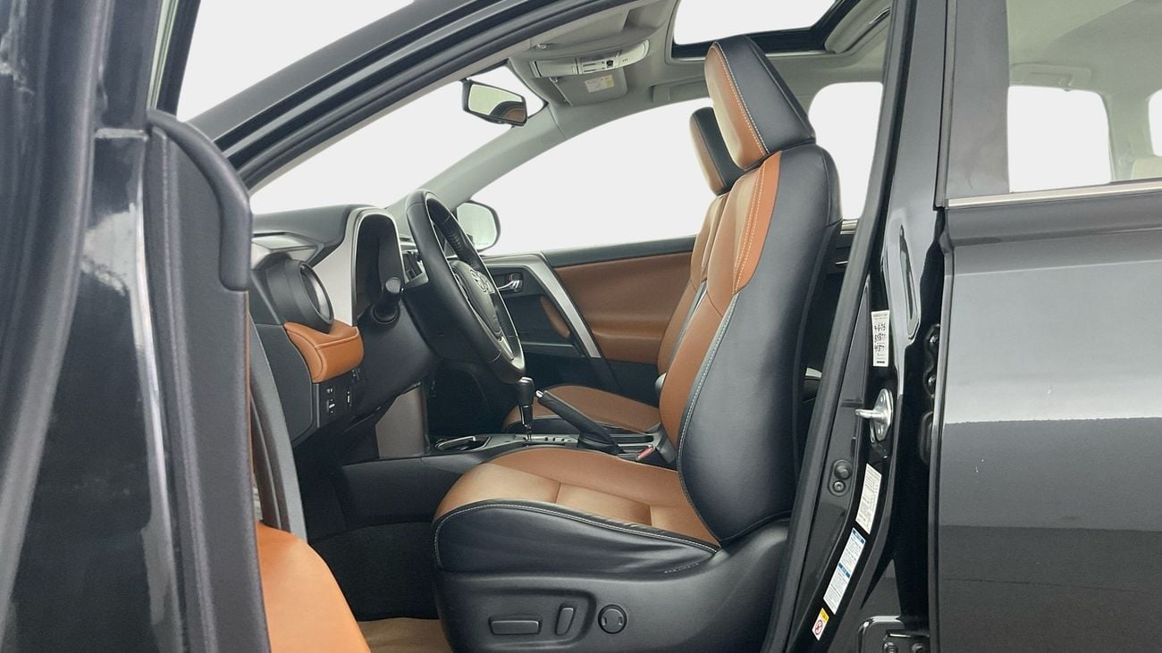 تويوتا راف ٤ 2.5 VXR 4WD NAV LHR AUTO | شامل الضمان | 0 ﺪﻔﻋﺓ ﺃﻮﻟﻯ