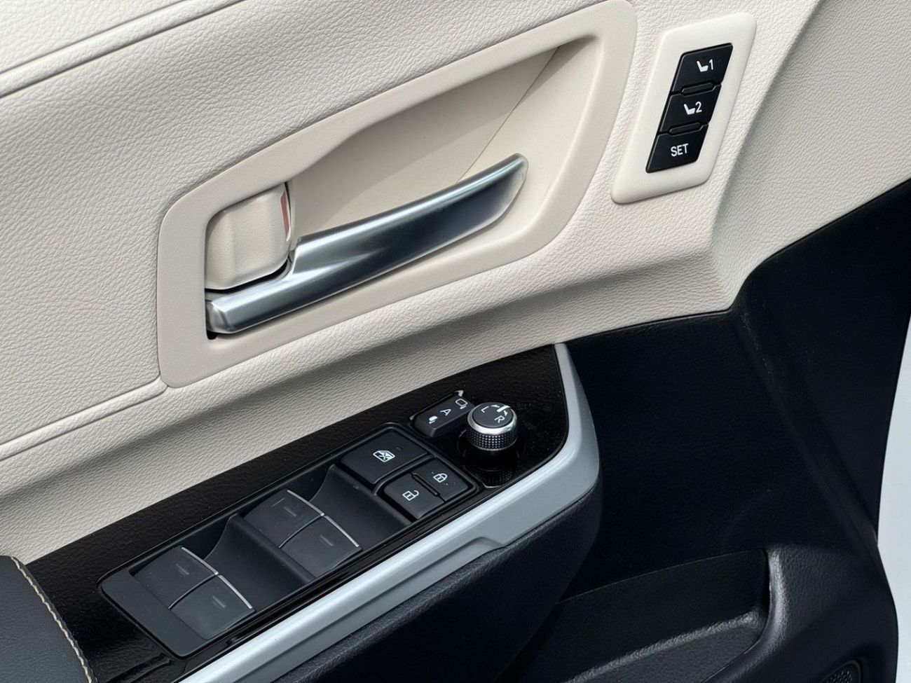 تويوتا سيينا 2025 Toyota Sienna 2.5L Hybrid Platinum Brand New