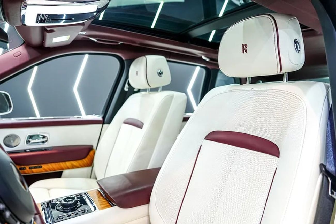 Rolls-Royce Cullinan Bespoke Audio, Rear-Seat Entertainment, Dealer Warranty Till 29/03/2026!!