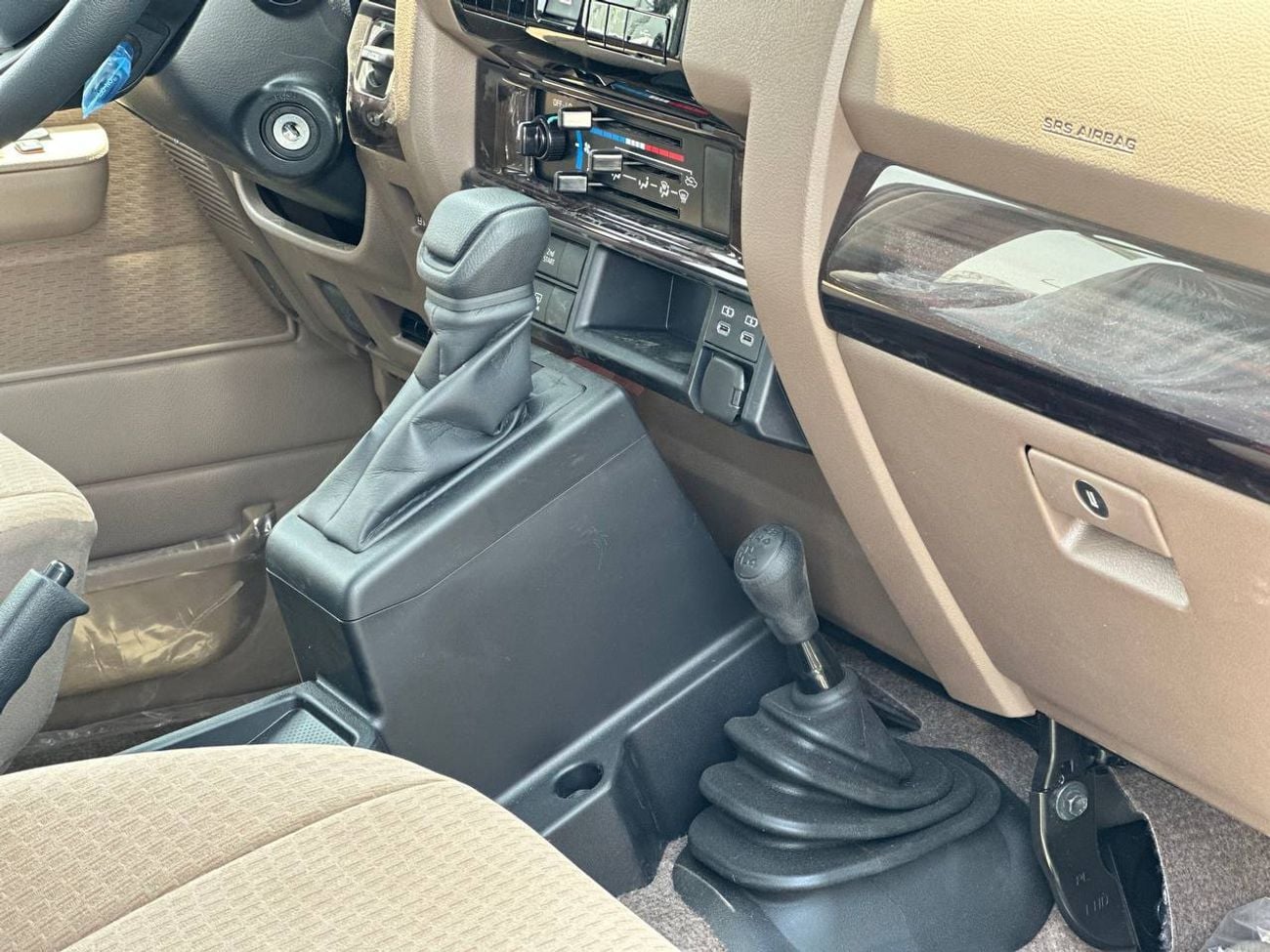 Toyota Land Cruiser 70 LC76 2.8L DSL A/T // 2026 // High Option With Radar , Dvd&Back Camera , Diff Lock , Winch // Special