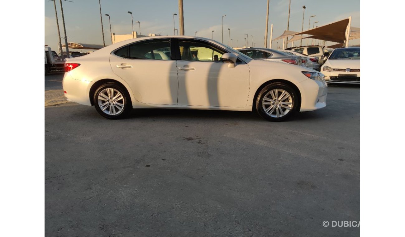 Lexus ES350 2015 model GCC specs full options panorama roof navigation camera