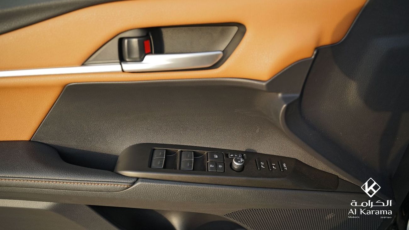 Toyota Camry Lumiere 2.5L Hybrid - Radar - JBL Sound - 360 Camera -  Touch Control Rear Seats