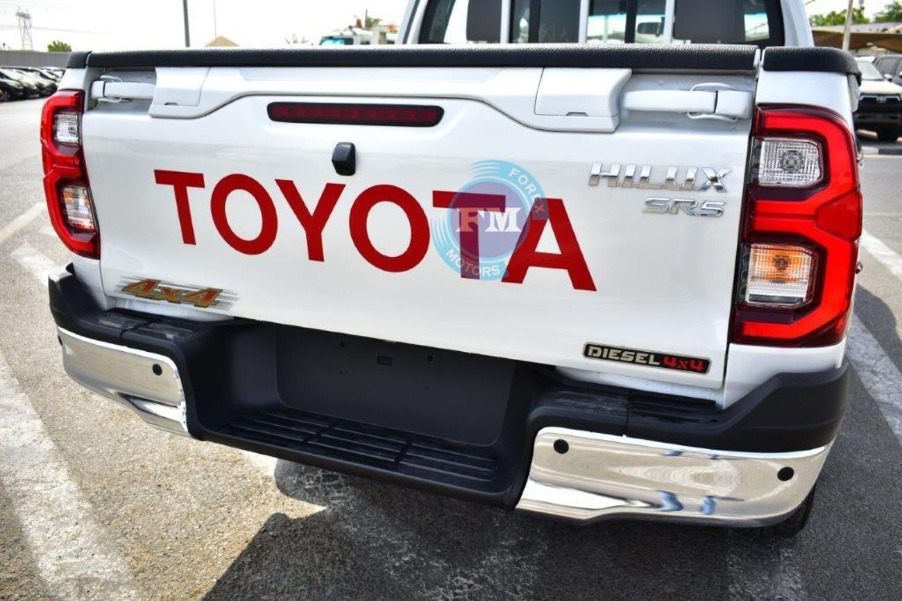 تويوتا هيلوكس Double Cab Pickup GLXS-V 2.4L Diesel 4WD 5 Seater Automatic