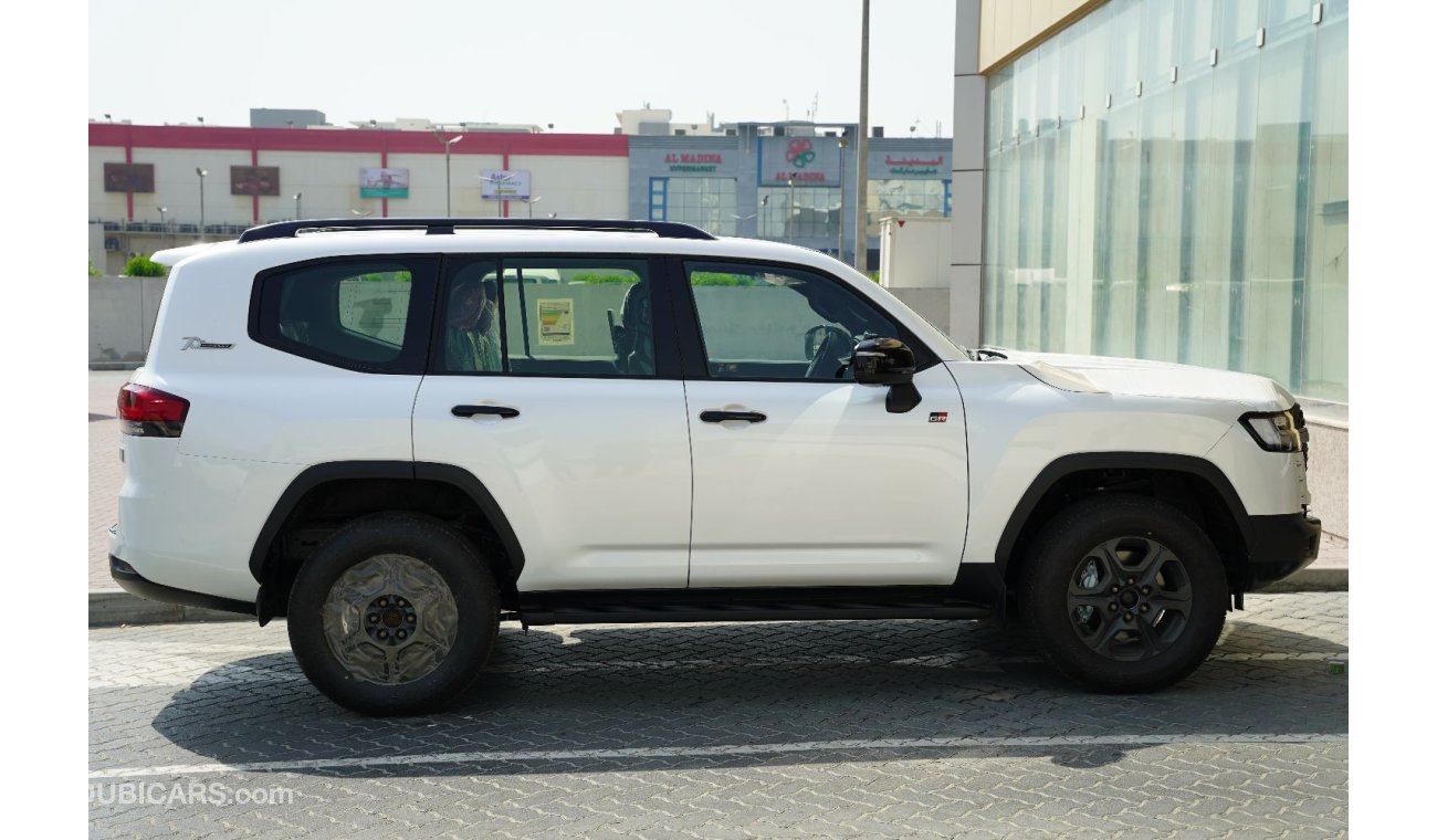 Toyota Land Cruiser GR SPORT DIESEL 3.3 MODEL 2022 FULL OPTION ( RADAR/ 5 CAMERAS / REAR ENTERTAINMENT )