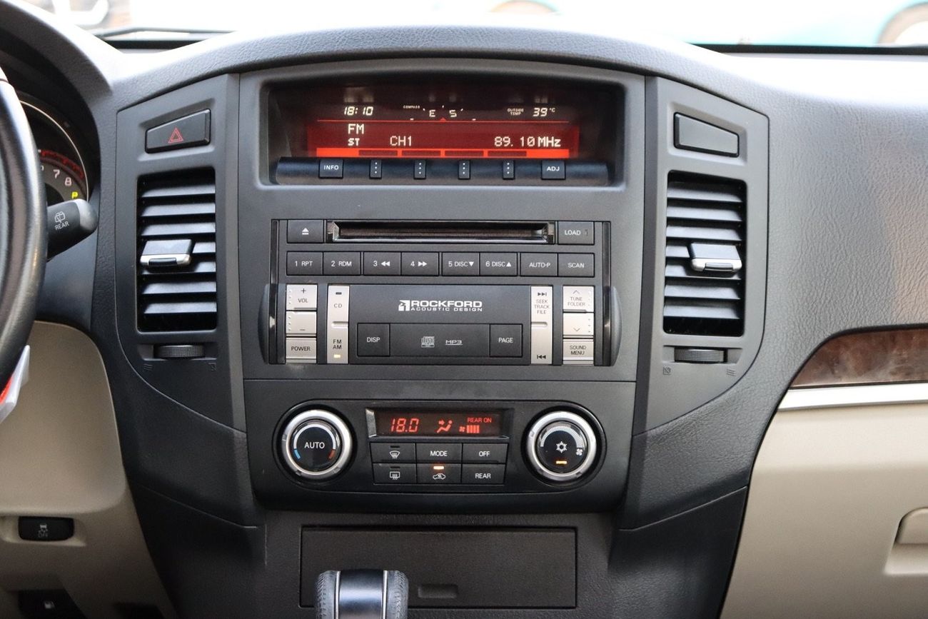 ميتسوبيشي باجيرو GLS هايلاين اعلى