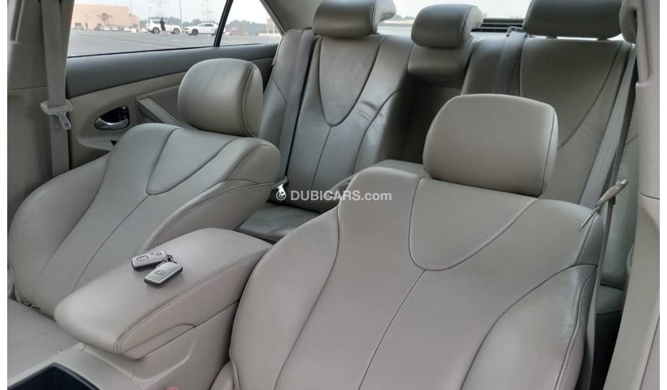 تويوتا كامري Hybrid Full option