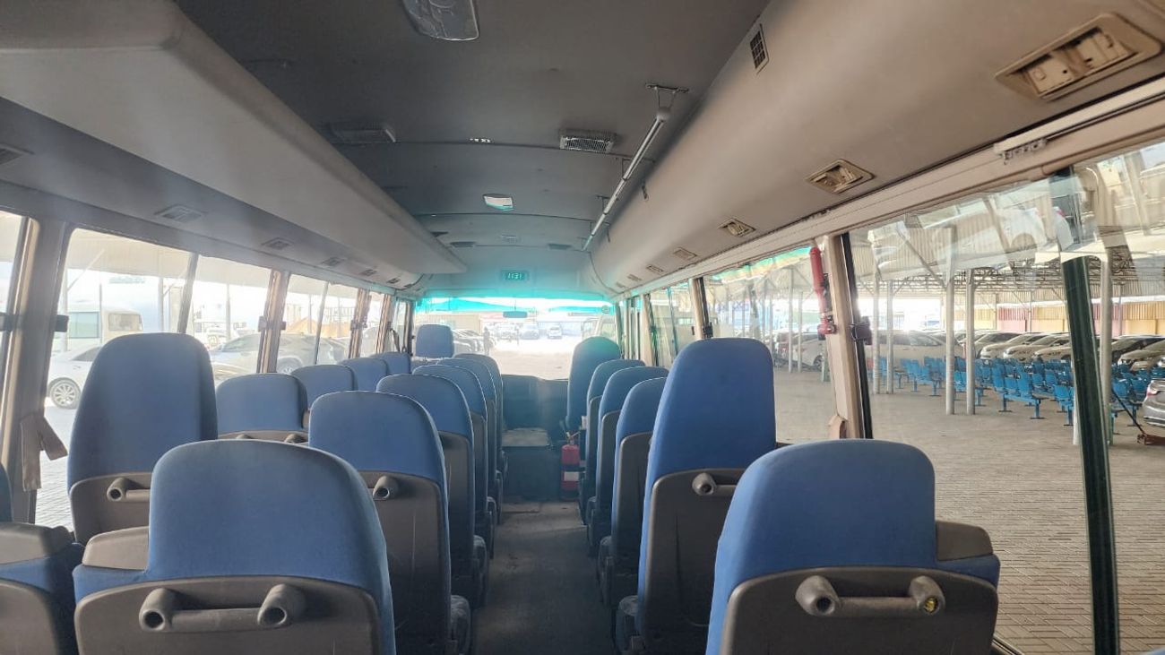ميتسوبيشي روزا BUS/ DIESEL ENGINE/ M/T / GCC REGISTERED / 28 SEATS / LOT # 20638