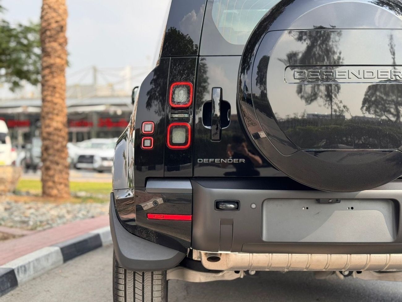 لاند روفر ديفندر  DEFENDER X DAYNAMIC HSE P 400