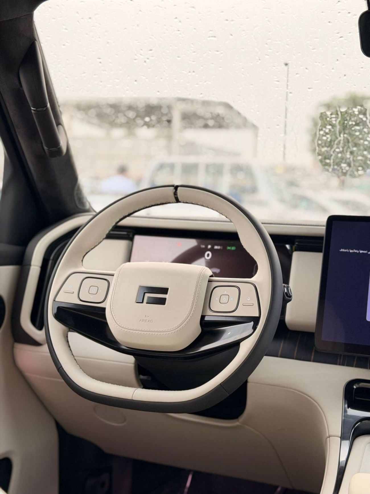 روكس أداماس FIRST CLASS 7 seats big battery full option