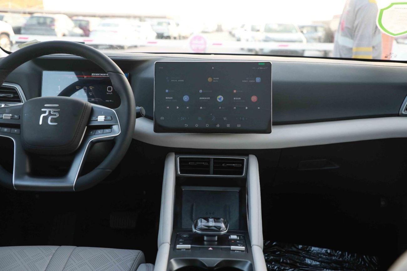 BYD Yuan Up 2024 BYD YUAN UP TRANSCEND - GREEN inside BEIGE | Export Only