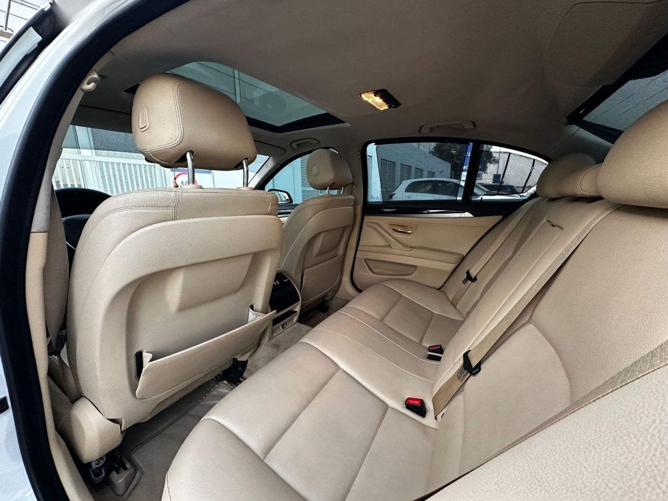 BMW 528i Exclusive 2.0L