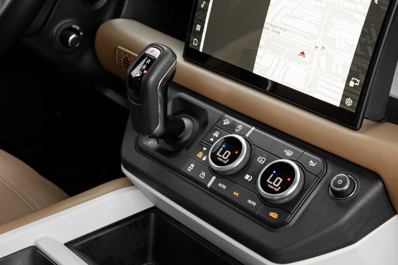 لاند روفر ديفندر Defender 130 | 6,463 P.M | 0% Downpayment | Land Rover Warranty