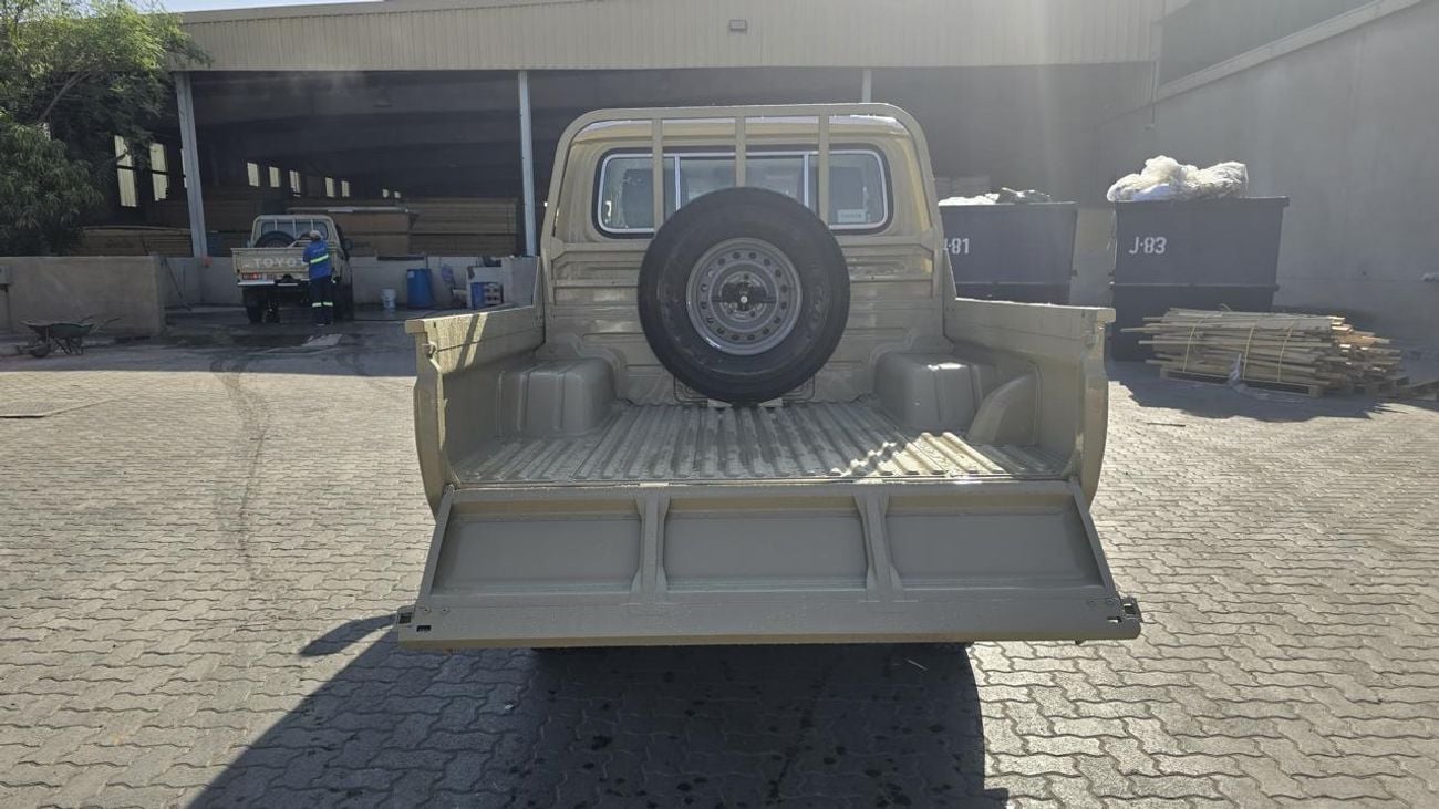تويوتا لاند كروزر بيك آب GDJ79 DC A/T 2.8L T/Diesel 2025YM