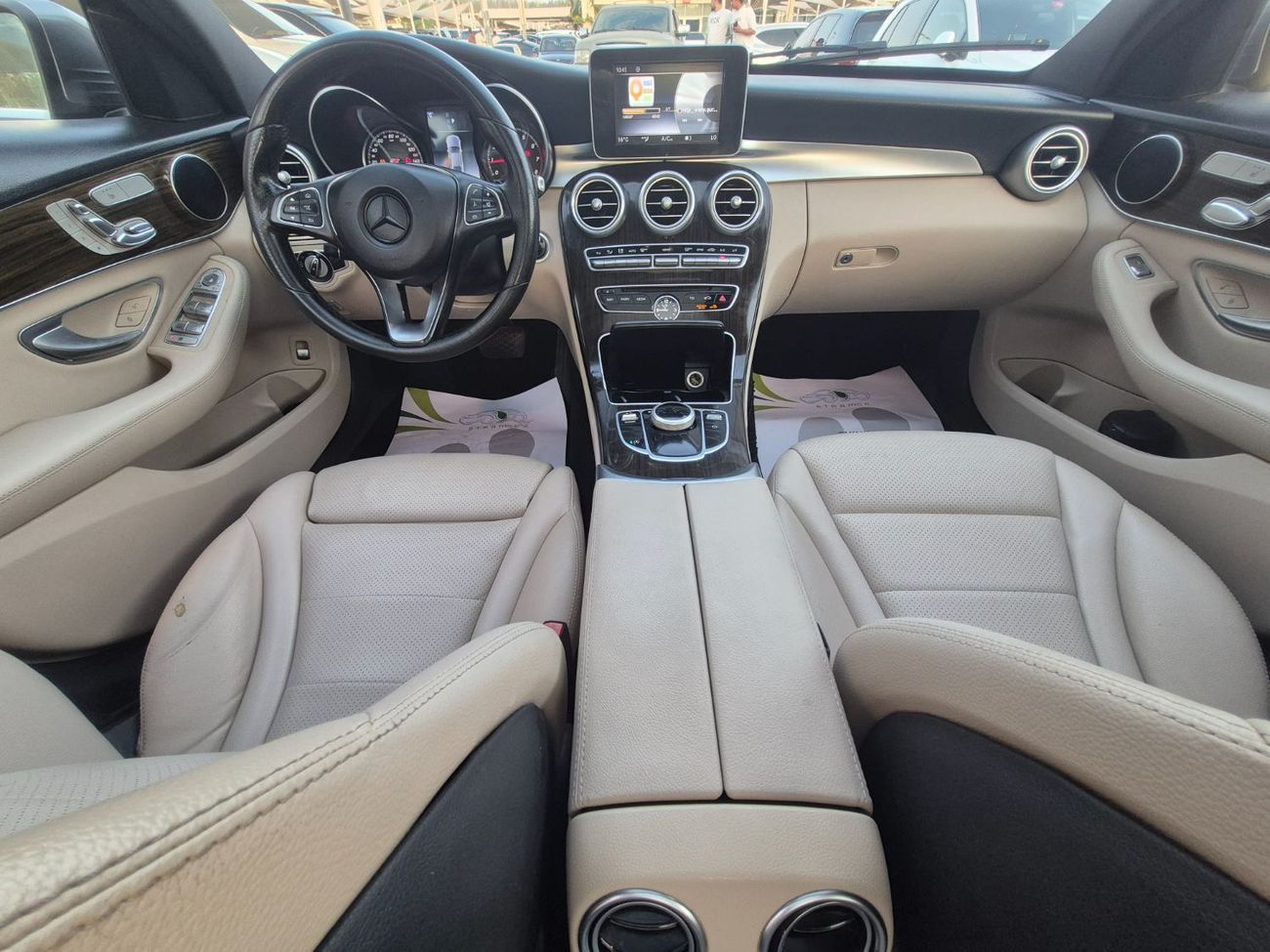 مرسيدس بنز C 300 Luxury 2.0L