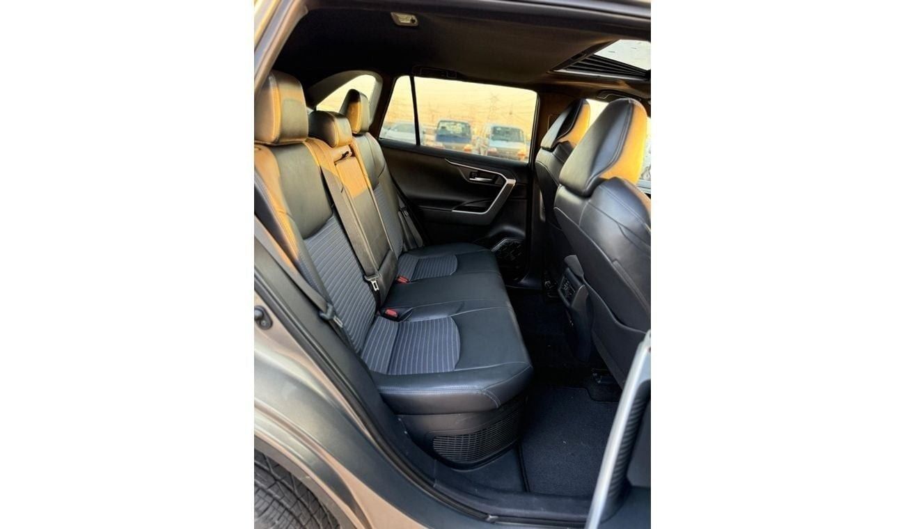 Toyota RAV4 Hybrid TOYOTA RAV4 XSE Full Option
