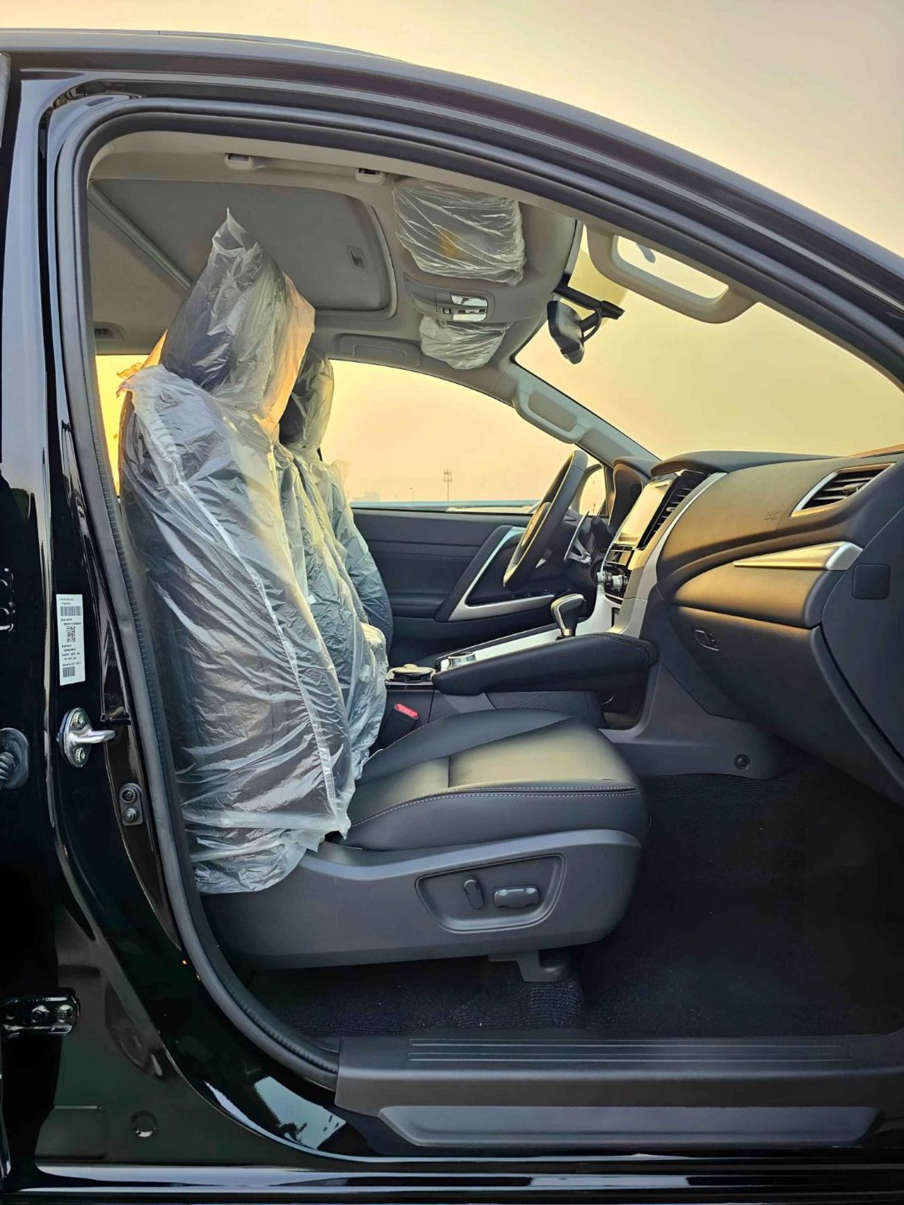 ميتسوبيشي مونتيرو سبورت 3.0L PETROL/SUNROOF , LEATHER , ELECTRIC SEATS / FULL OPTION (CODE # MP59)