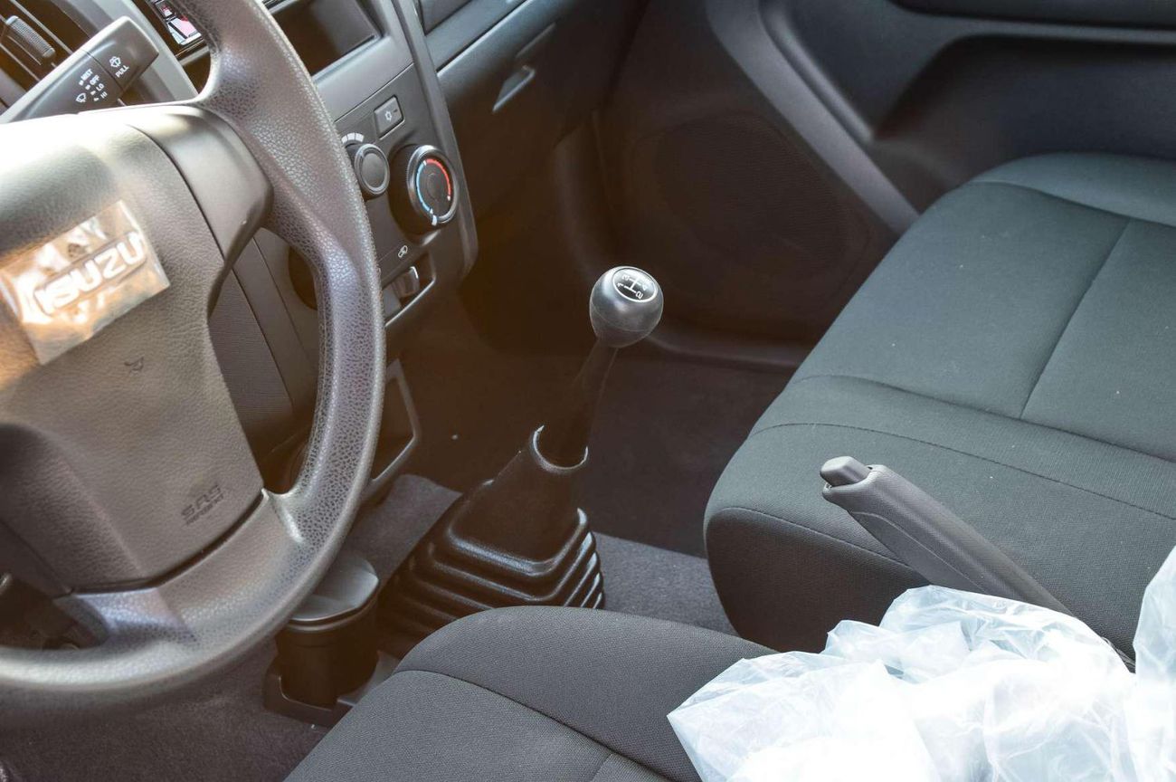 إيسوزو D ماكس ISUZU DMAX 2.5L 2WD SC DIESEL PICKUP 2026