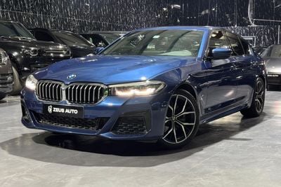 بي أم دبليو 520i 2023 BMW 520i M-Sport, Nov 2026 Warranty + Service Pack, Very Low Kms, GCC