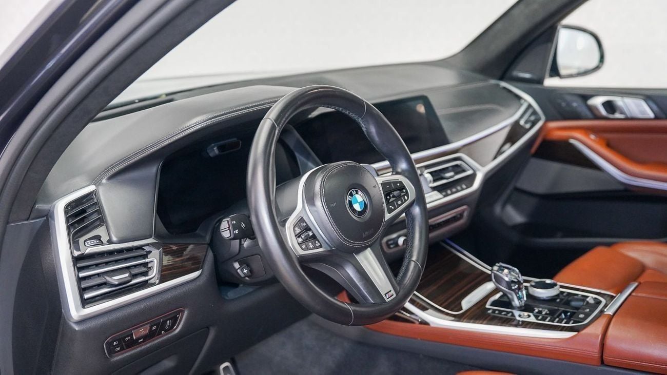BMW X7 M50i 4.4L (530 HP) UAE's Very Best Example | 2 Years Free Servicing | AED 3,870 Per Month