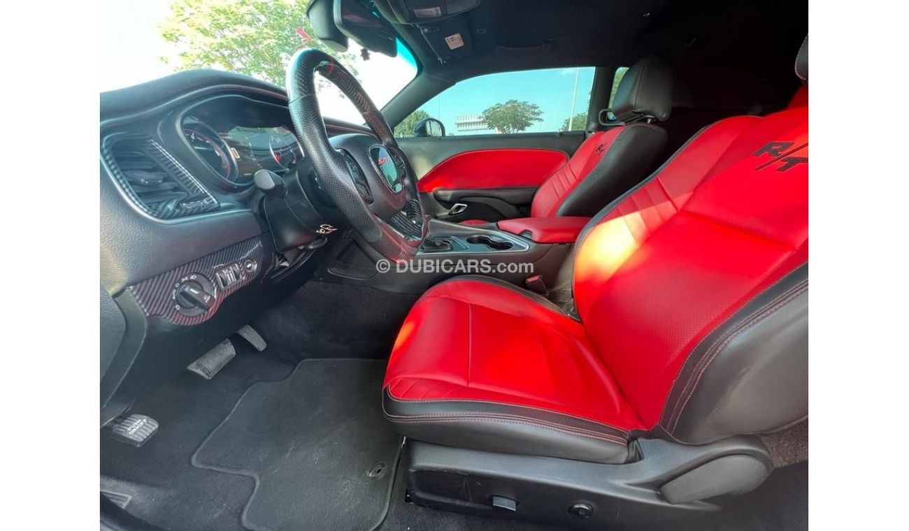 Dodge Challenger R/T DODGE CHALLENGER RT 2018 IN PERFECT CONDITION