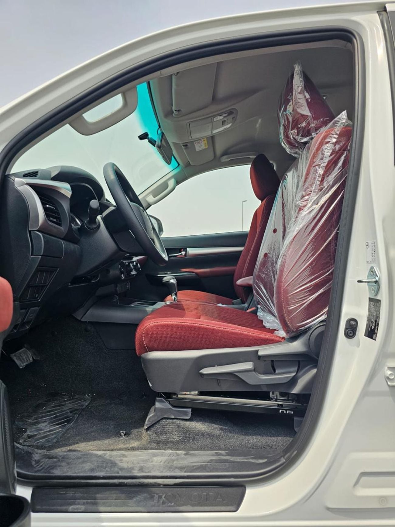 تويوتا هيلوكس SGLX S GLX 2.7L AWD A/T