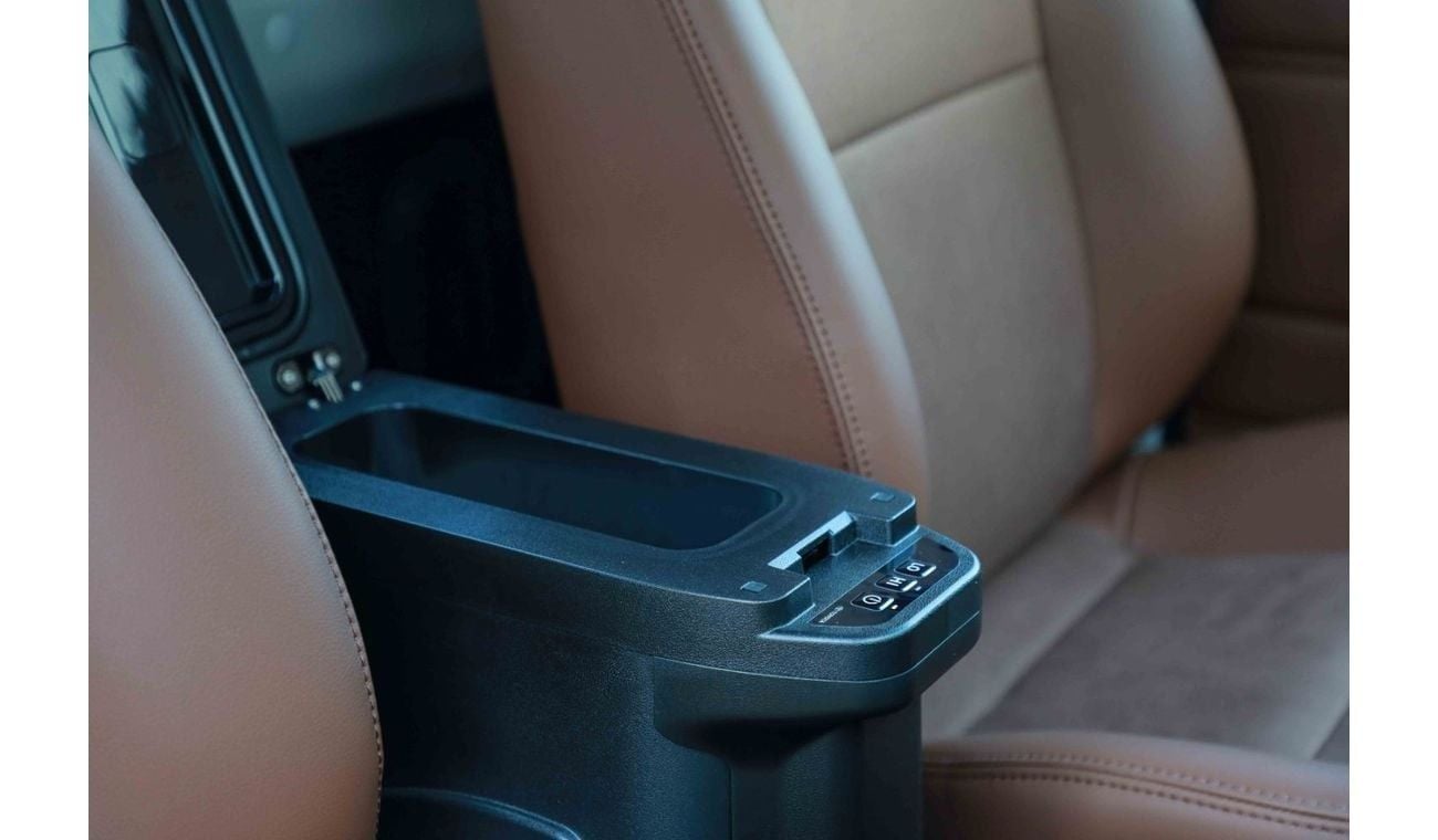 Toyota Land Cruiser 70 2024 TOYOTA LC79 LX Z SINGLE CAB 2.8 - GREY inside SADLLE TAN | Export Only