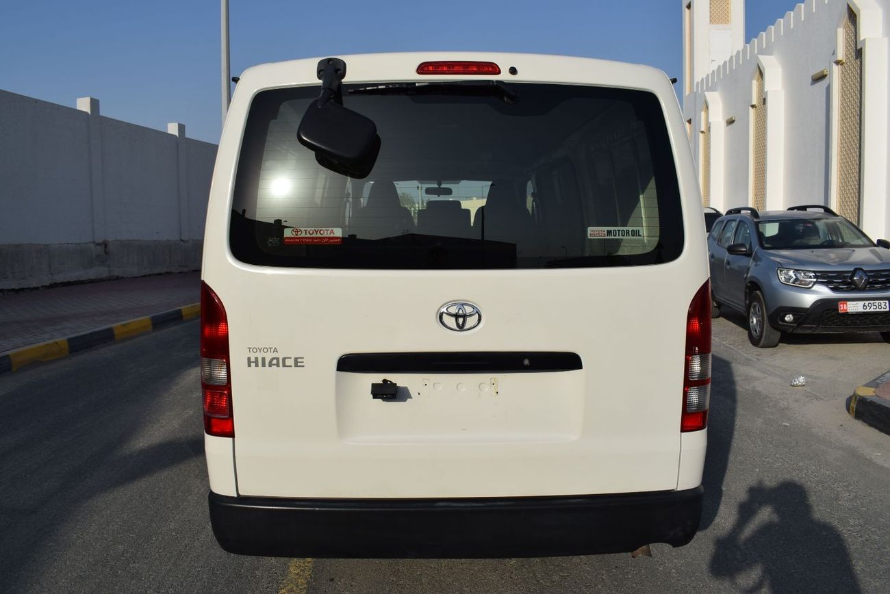 Toyota Hiace GL - Standard Roof Toyota Hiace Std Roof Van, model:2021. free of accident with low mileage