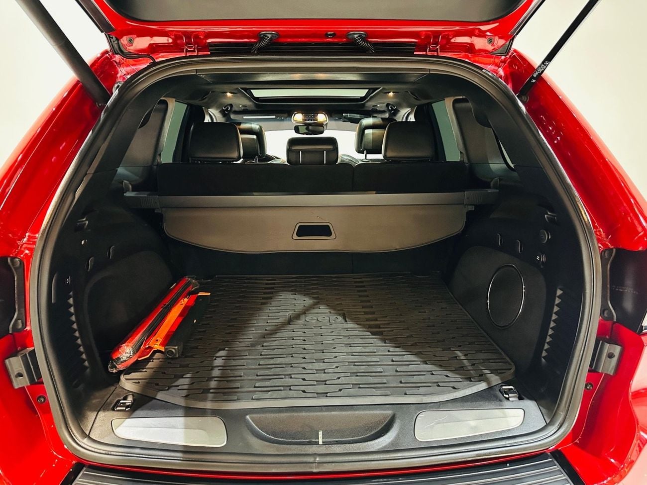 جيب جراند شيروكي SRT 6.4L