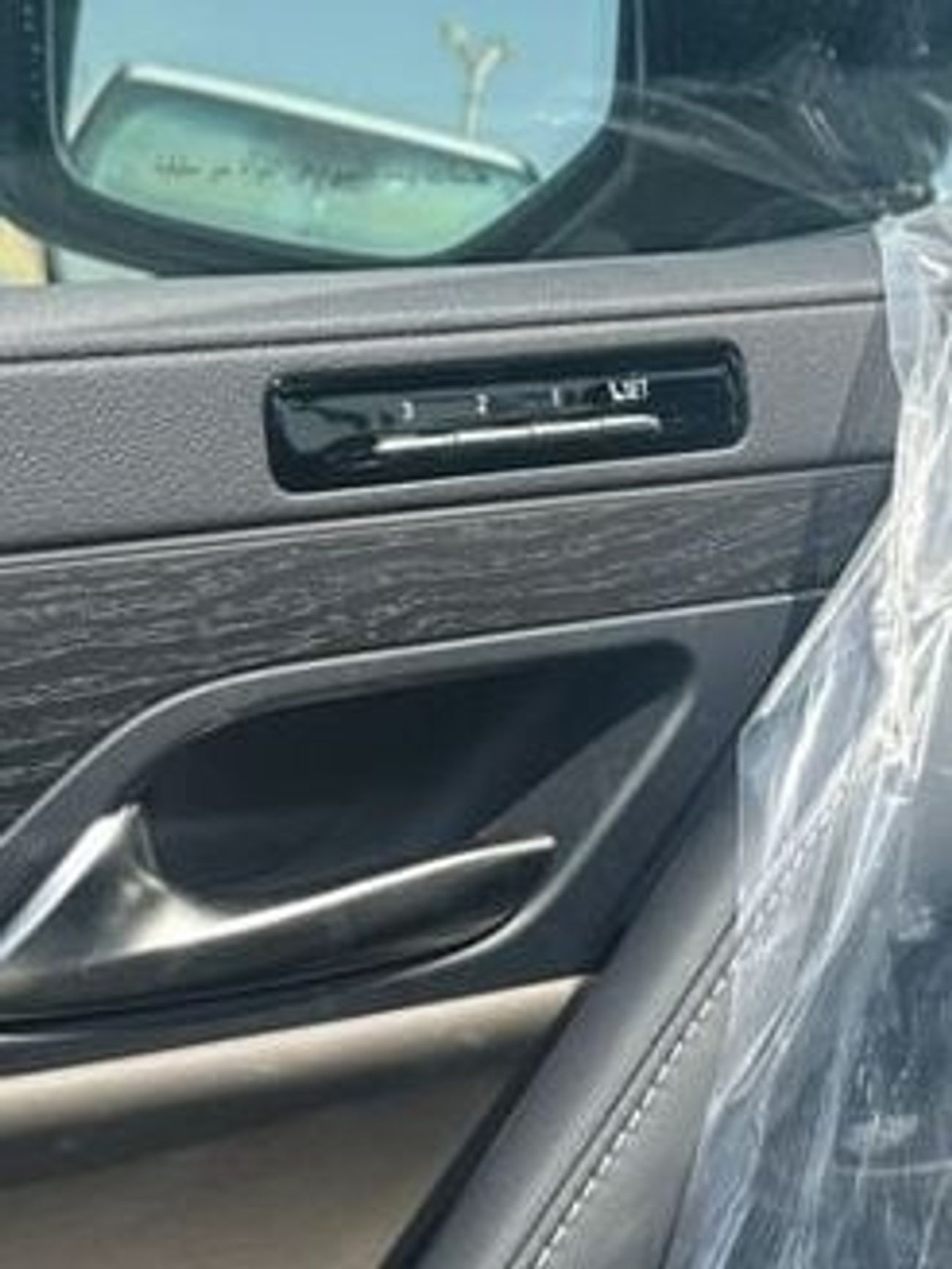 لكزس LX 600 LX600 SIGNATURE 3.5L PTR GCC A/T F/O WHITE 2025