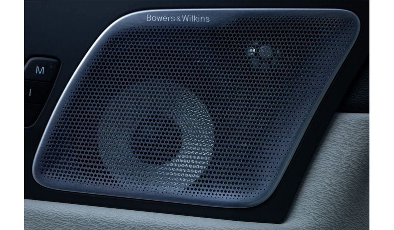 فولفو XC 60 T5 Momentum 2.0L AWD Volvo XC60 T5 2021 GCC under Agency Warranty and Service Contract with Flexible