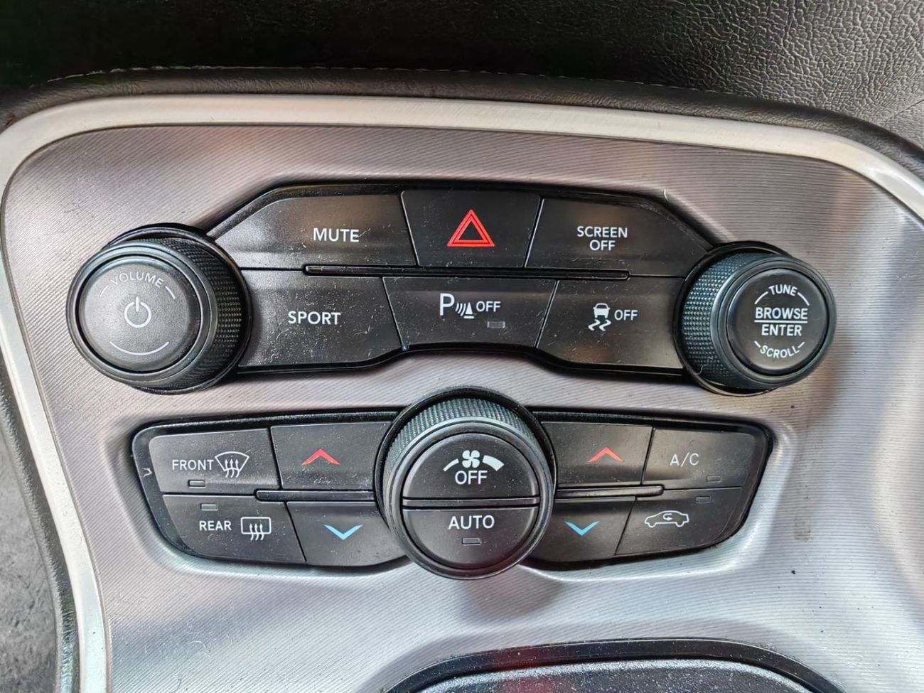 Dodge Challenger R/T 5.7L (375 HP)