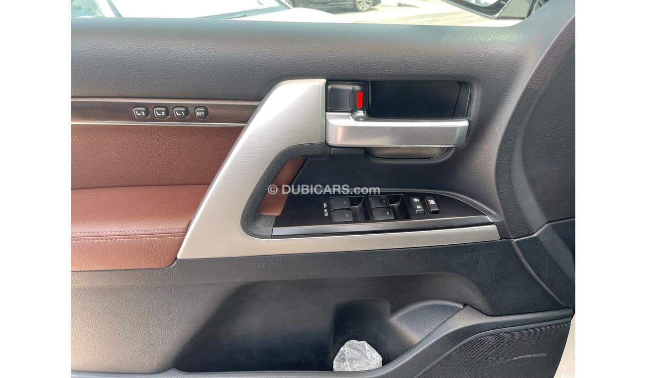 Toyota Land Cruiser TOYOTA LANDCRUISER VXR V8 5.7