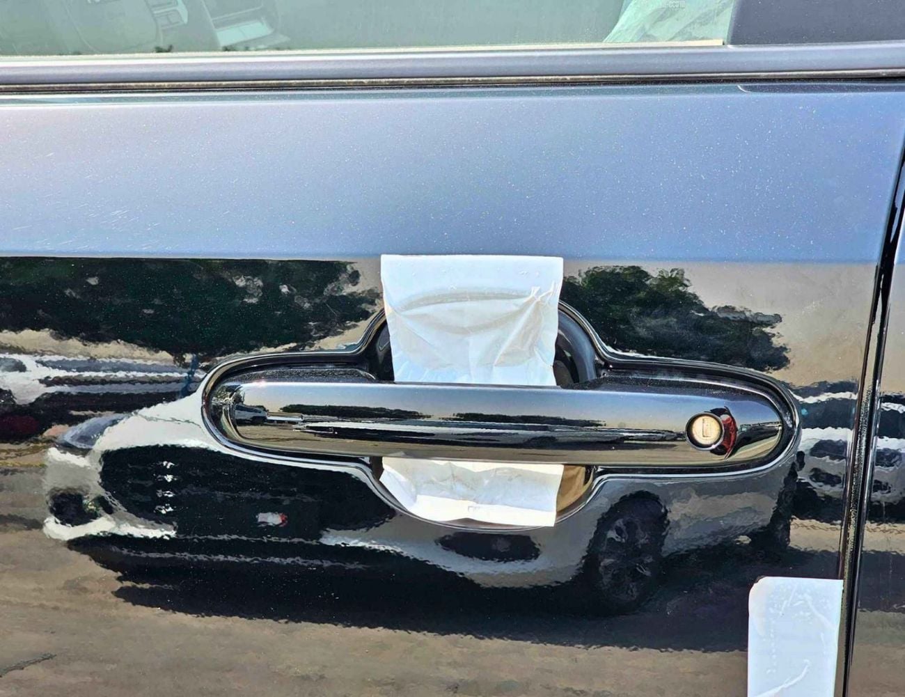 تويوتا برادو ALL ROUNDER / MID OPTION / 2.4L PETROL V4 / LETHAER WITH DRIVER PWR SEAT / COOL BOX (CODE#PPARS)