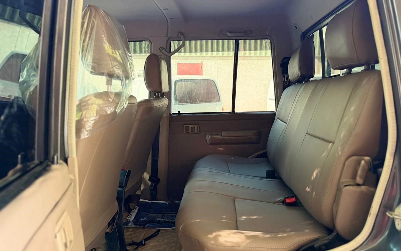 Toyota Land Cruiser Pick Up DOUBLE CABIN PICKUP | 2013 | LHD | 4.0L PETROL ENGINE | FACELIFTED TO 2025 MODEL | POWER WINDOWS | G