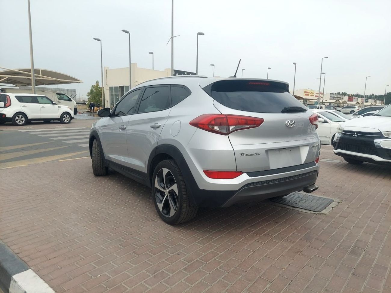 Hyundai Tucson 1.6L PETROL AUTOMATIC TRANSMISSION ( AMERICAN SPECS )