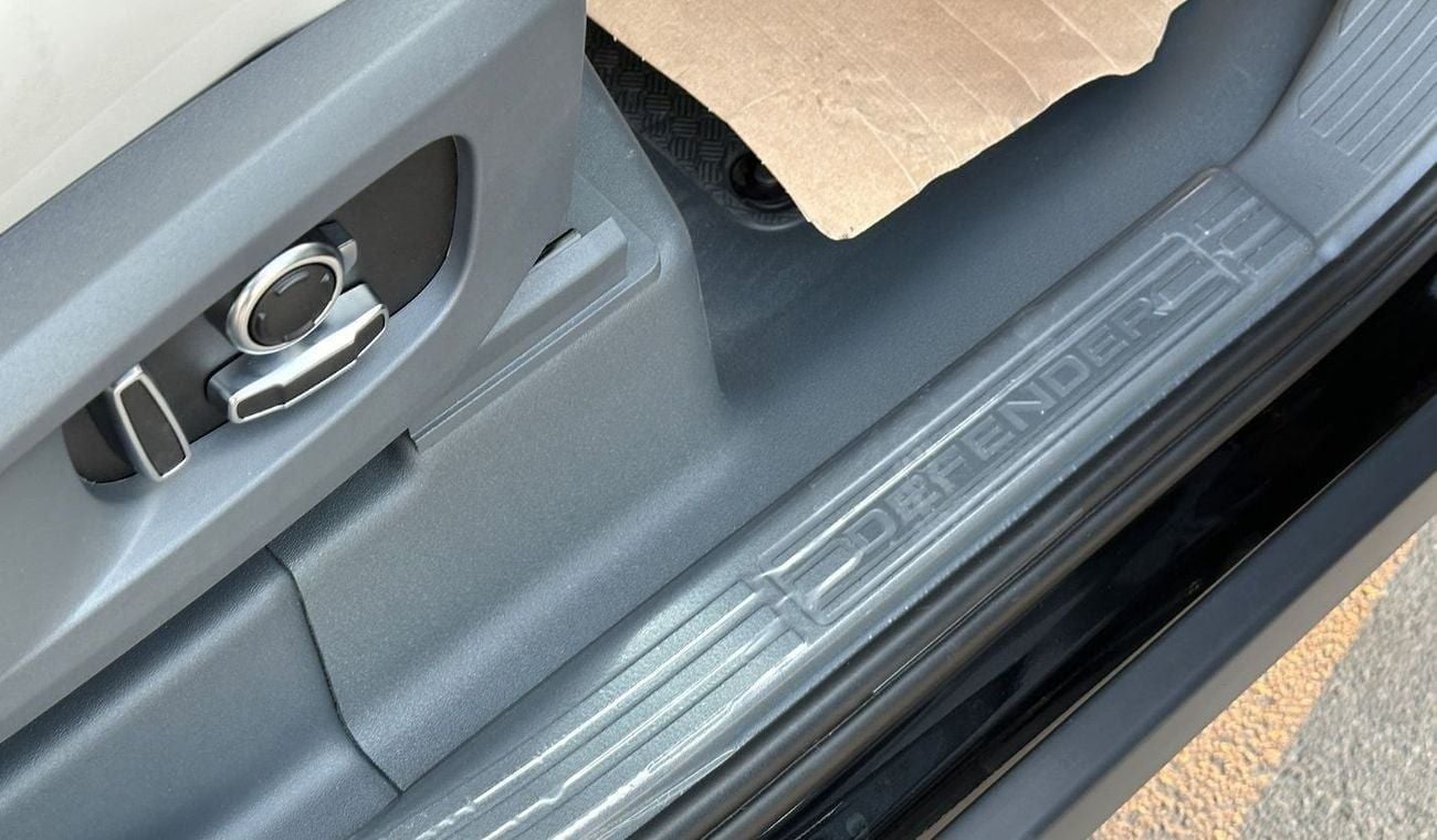 لاند روفر ديفندر 130 S P400 3.0L Turbocharged Brand New 0kms European Specs