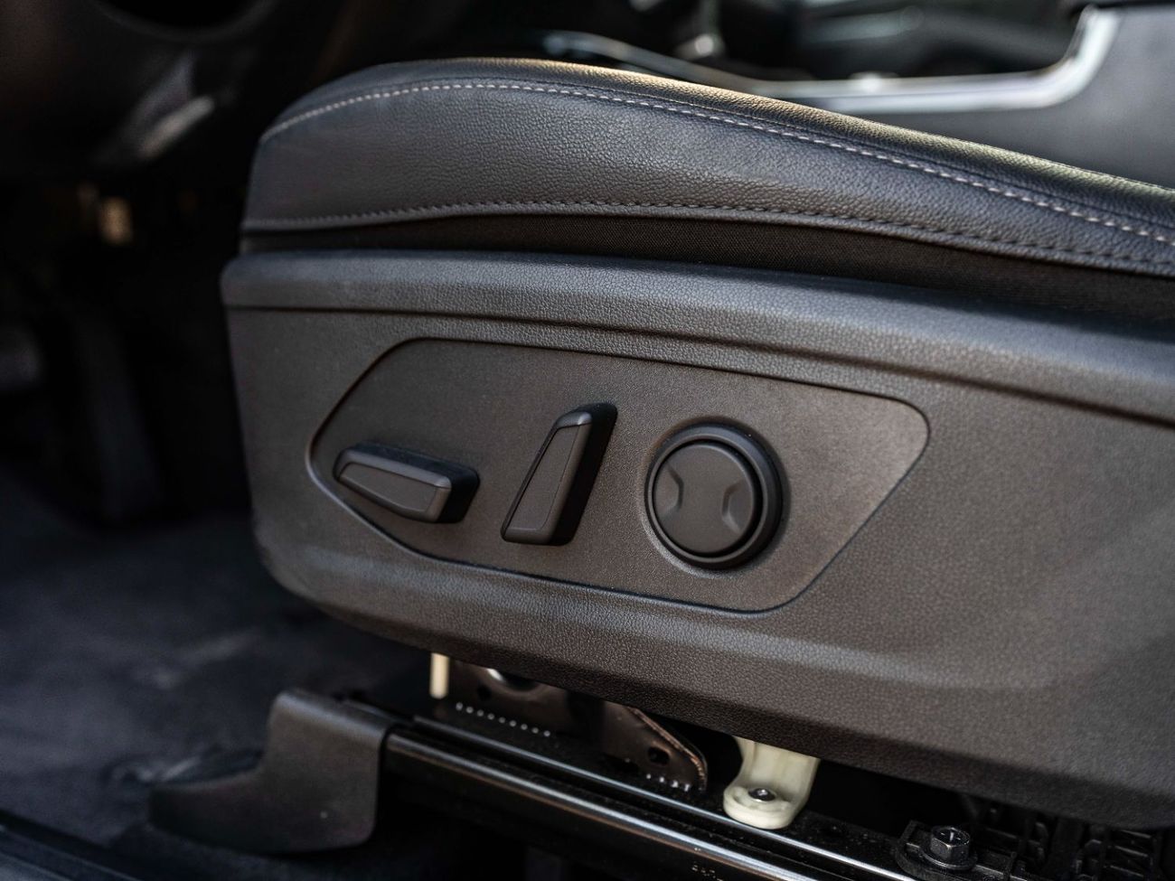 Kia Sorento Std 2.5L FWD