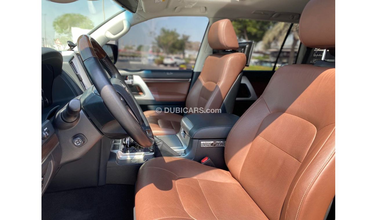 Toyota Land Cruiser VXR GCC SPEC UNDER WARRANTY