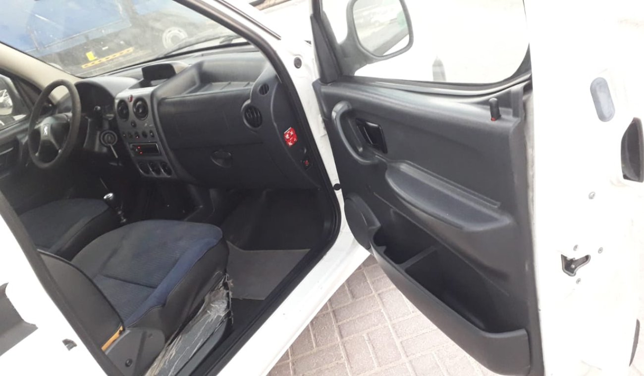 بيجو بارتنر 1.6L, 15" Tyres, Xenon Headlights, 7 Seats, Airbags, Manual Gear Box, Front A/C (LOT # 970)