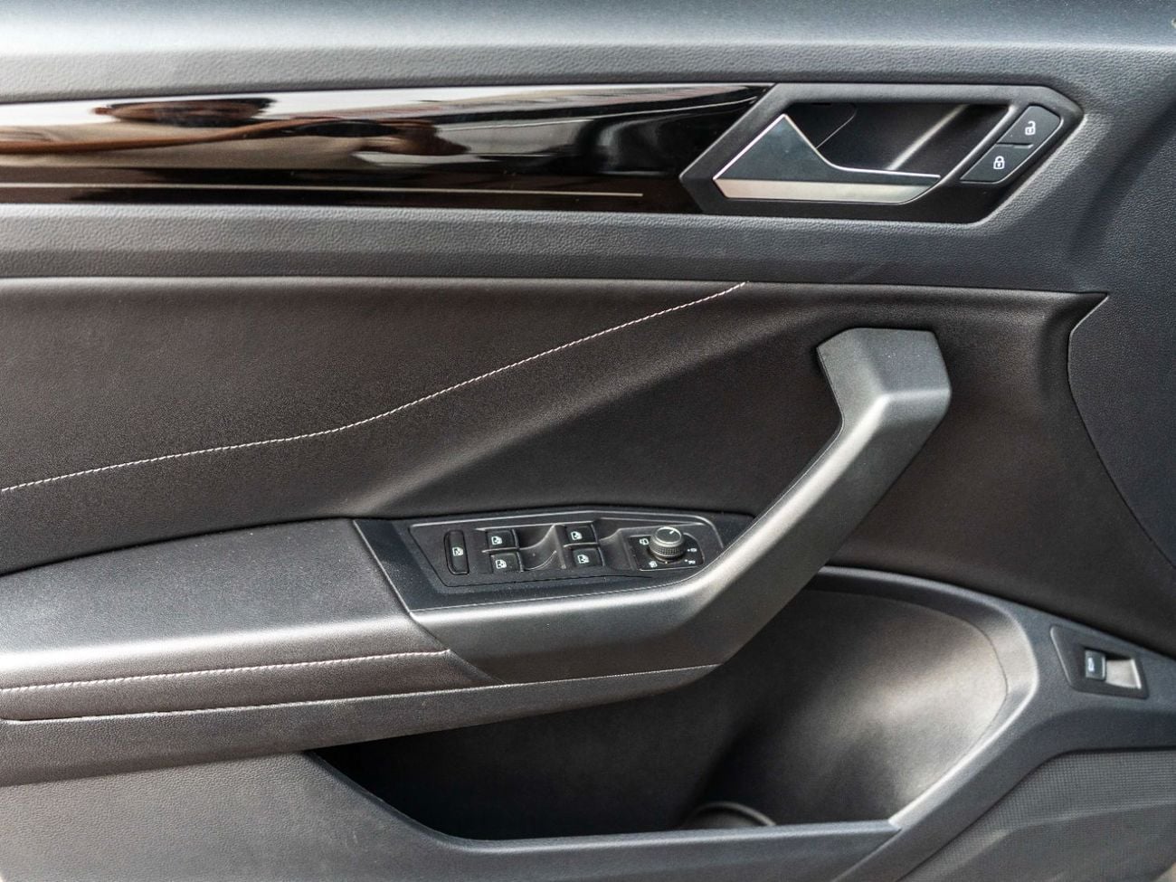 Volkswagen T ROC 1.4L TSI R-Line