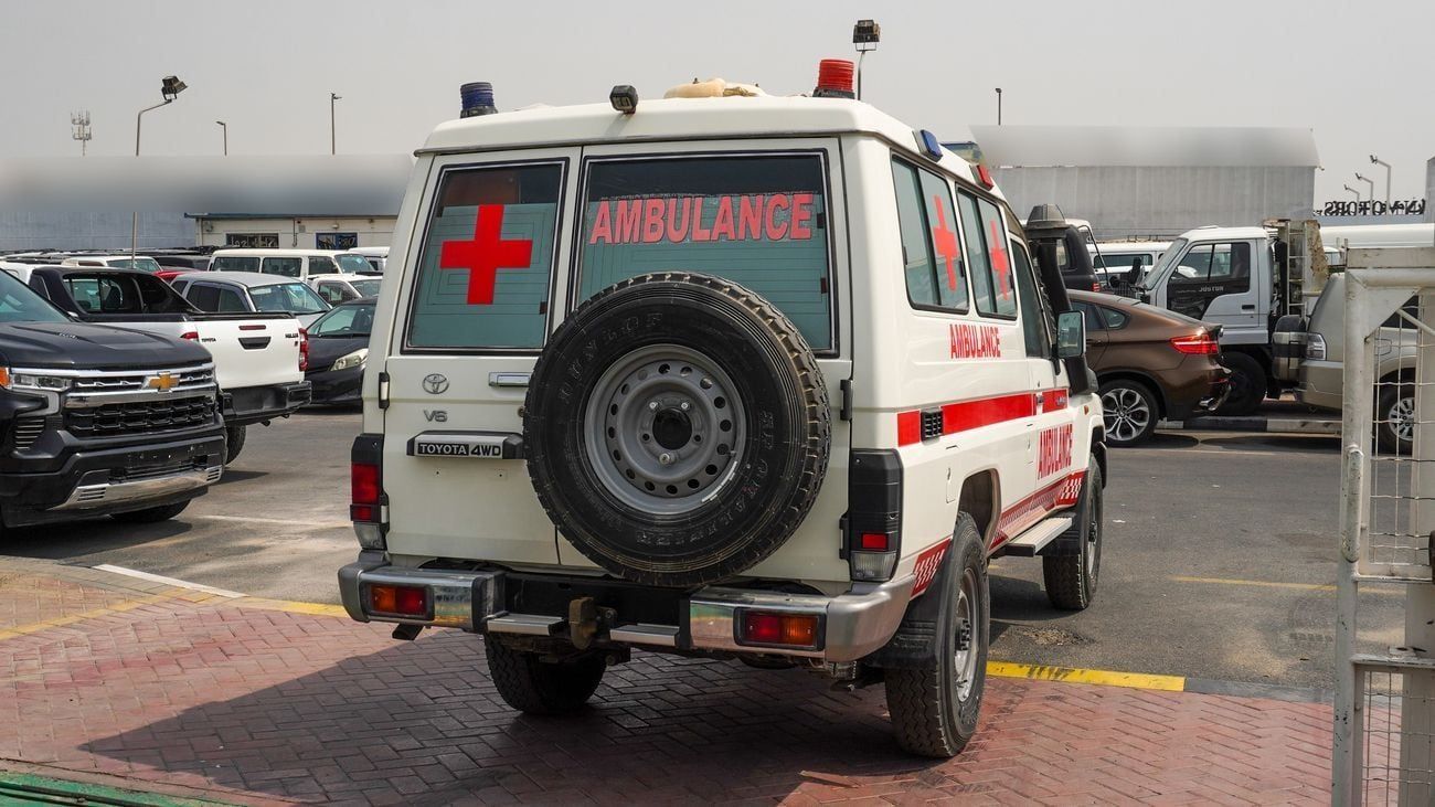 Toyota Land Cruiser 70 4.0L M/T