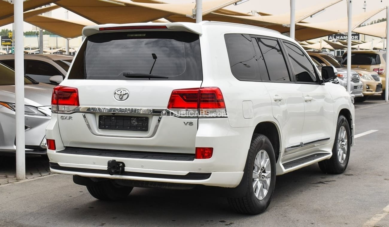 Toyota Land Cruiser GXR V8