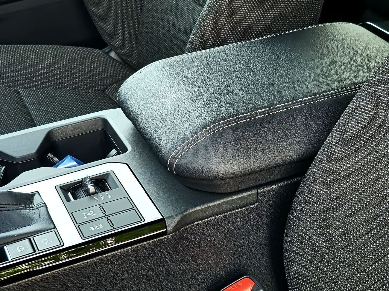 تويوتا برادو TOYOTA PRADO PETROL 2.4T - URBAN - E - FULLY BASIC - 2025 MODEL - WHITE INSIDE BLACK - OMANI